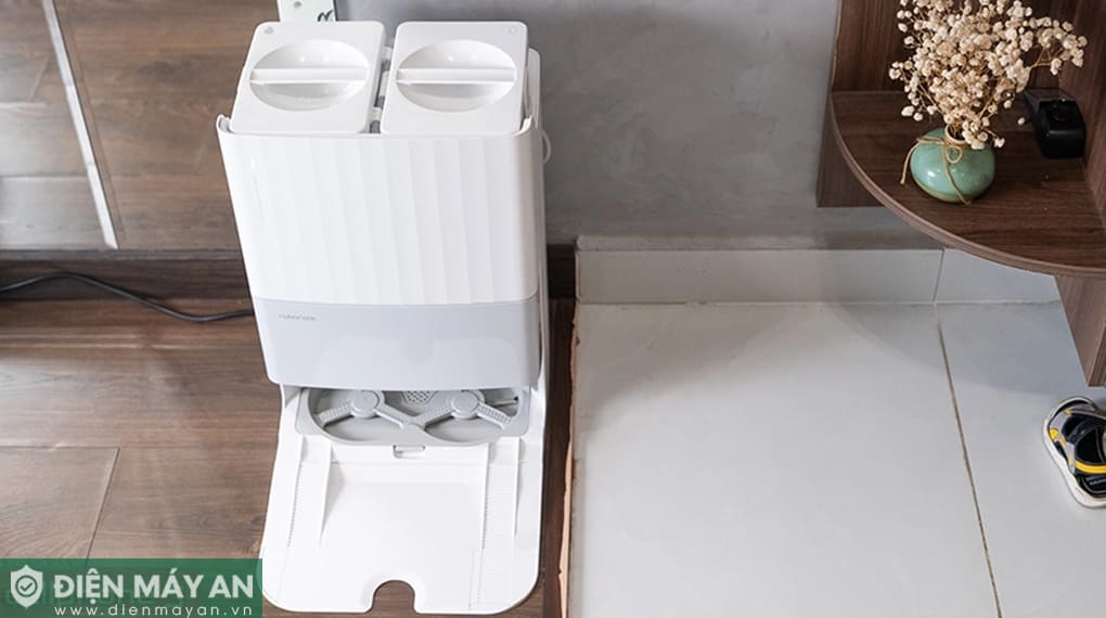 Robot hút bụi lau nhà Roborock Qrevo Edge 5V1 - Đen/Trắng